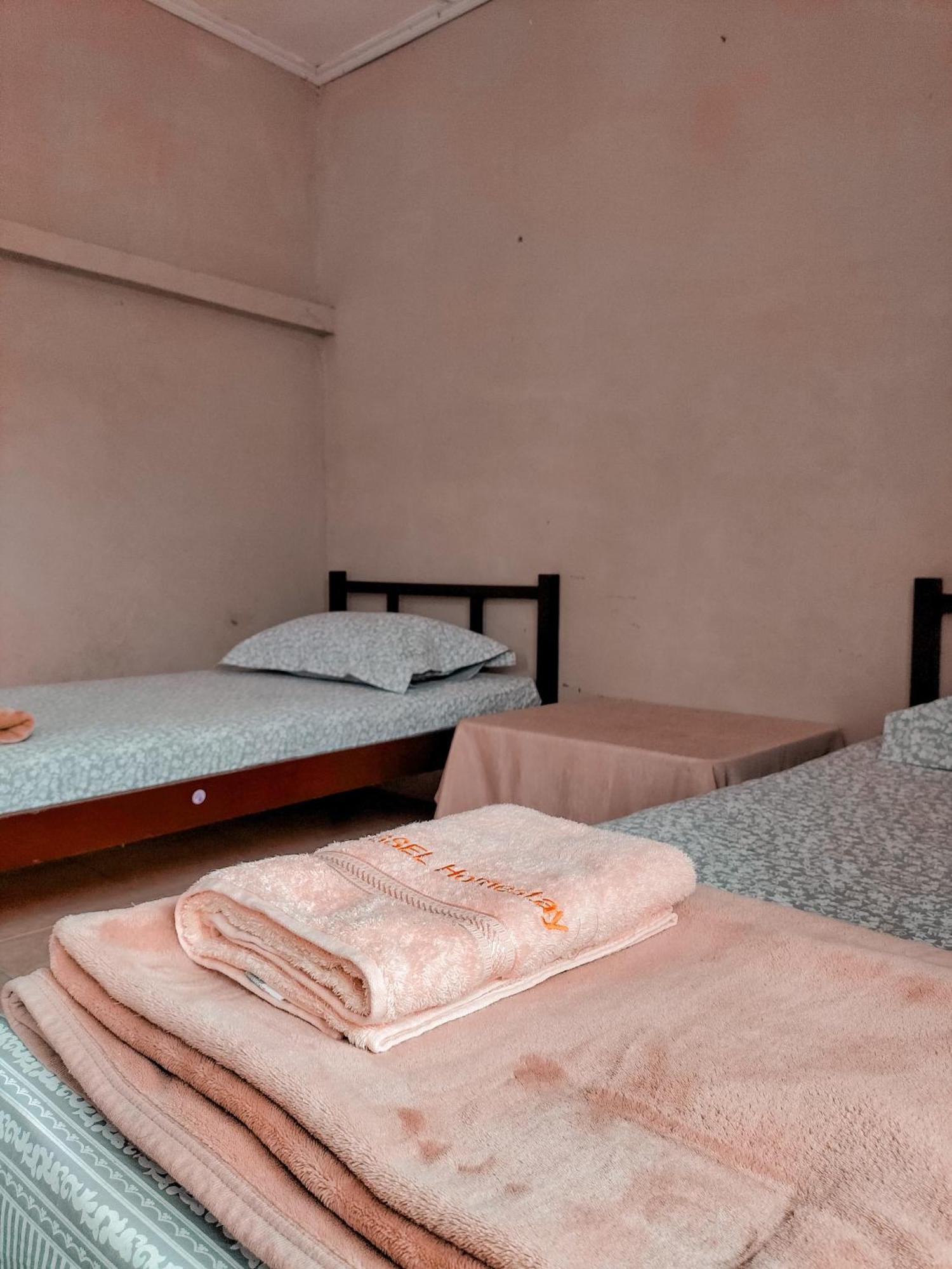 Brussels Homestay Kost Balige Exterior foto